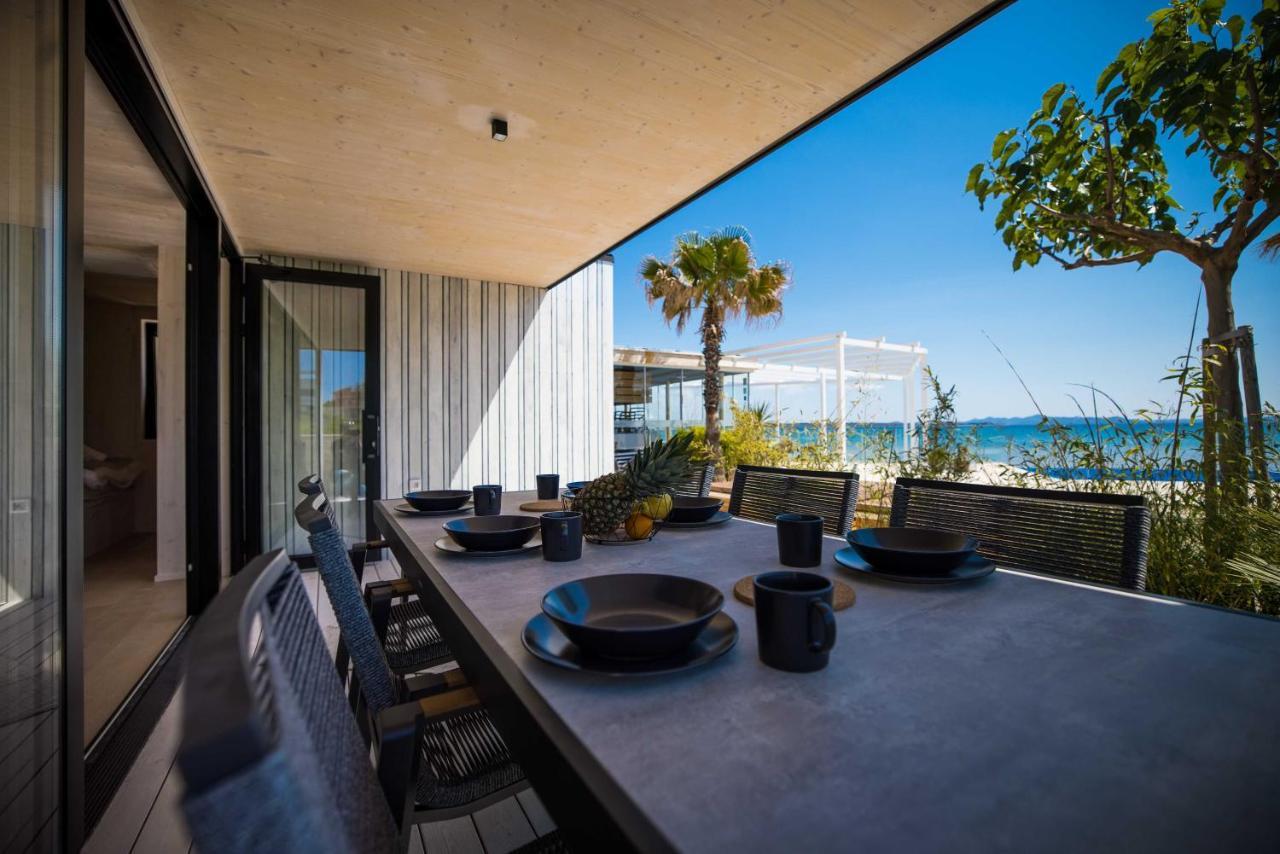 Arcadia Eco-Luxe Mobile Homes With Infinity Pool By Oiko Collection Privlaka  Eksteriør bilde