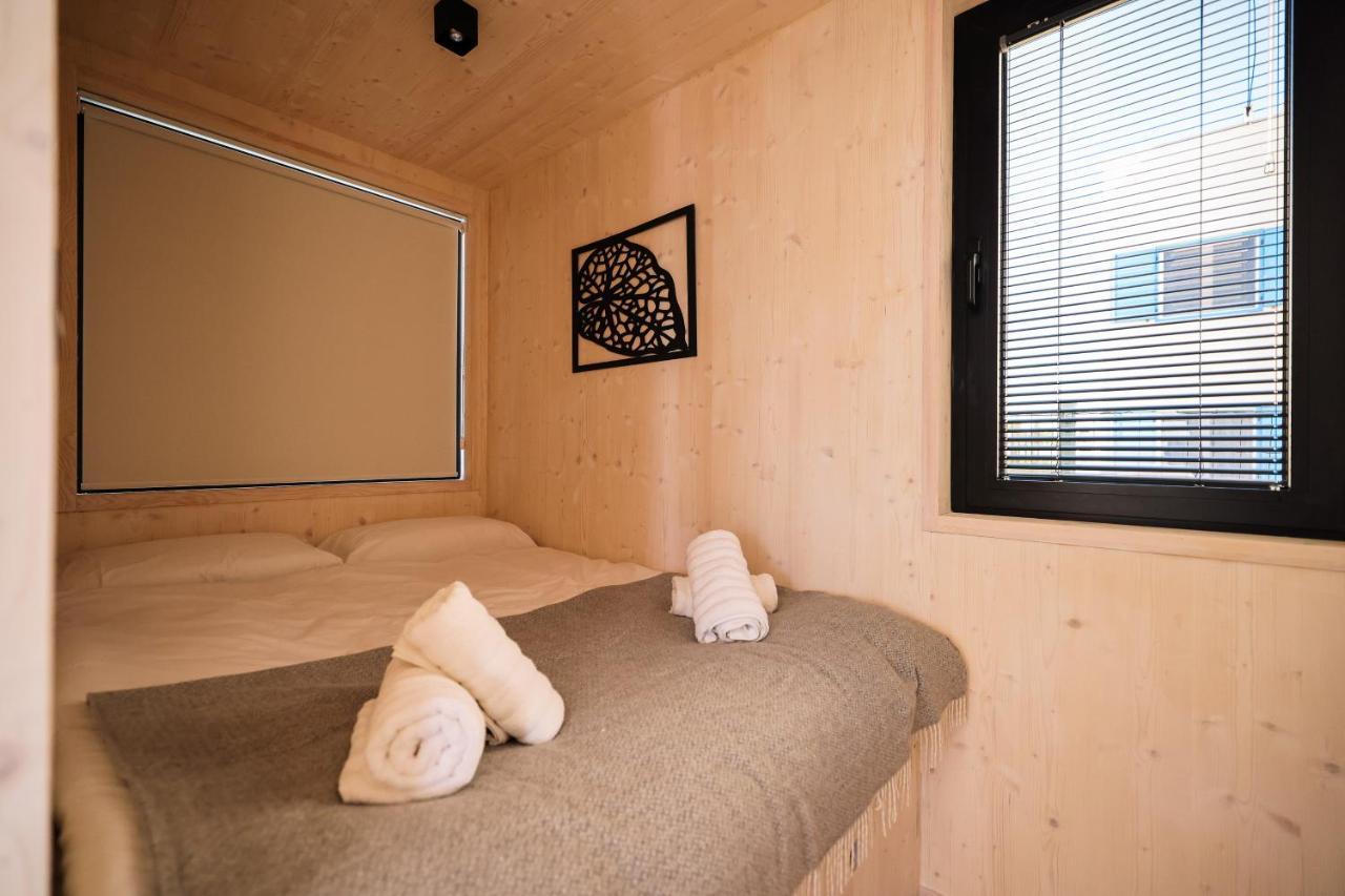Arcadia Eco-Luxe Mobile Homes With Infinity Pool By Oiko Collection Privlaka  Eksteriør bilde